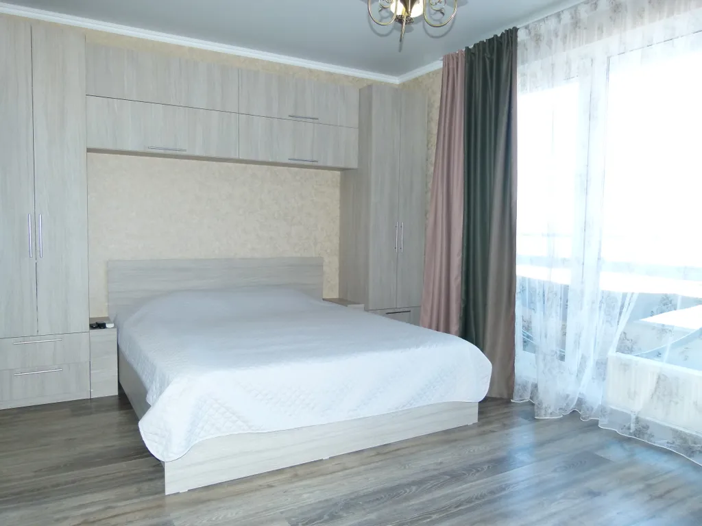 Большая квартира с видом на море рядом с жд вокзалом