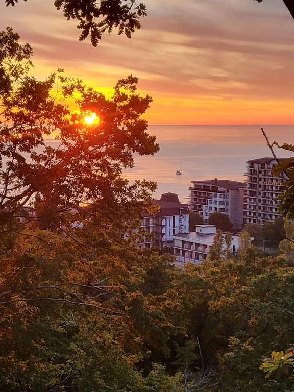 Коттедж с видом на море и индивидуальной террасой