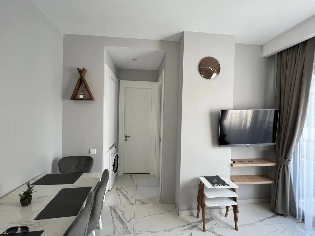 Апартаменты в центре с бассейном