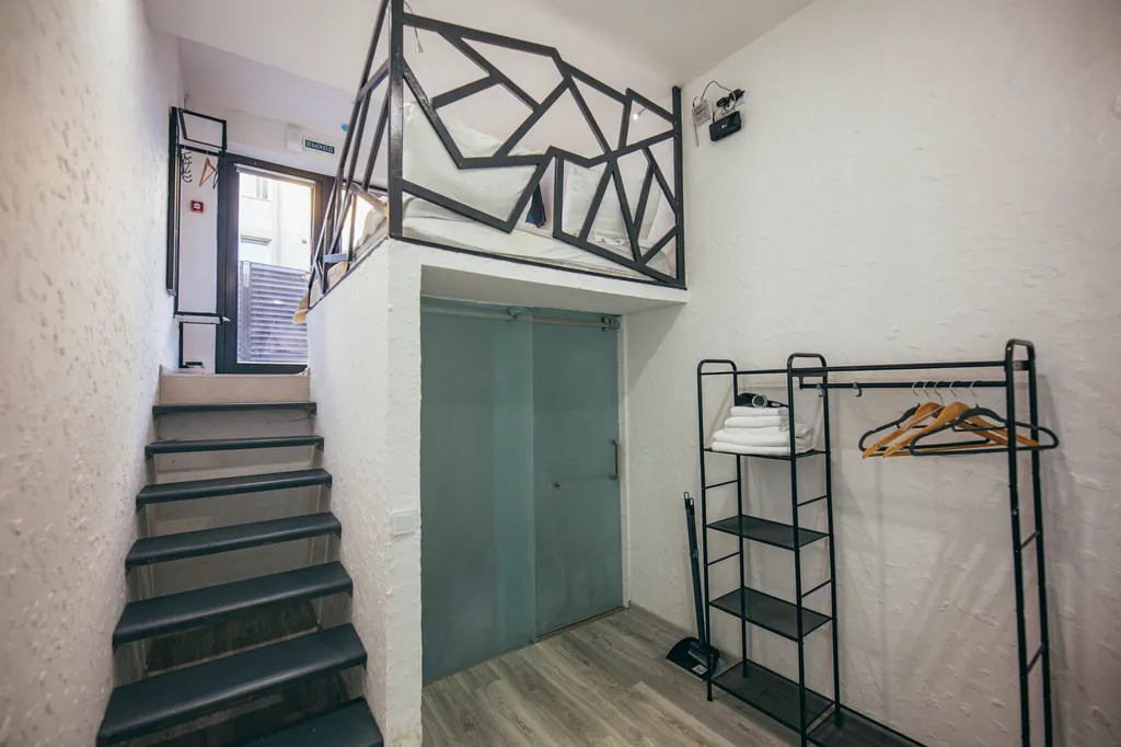 Двухуровневая мини студия с отдельным выходом во двор