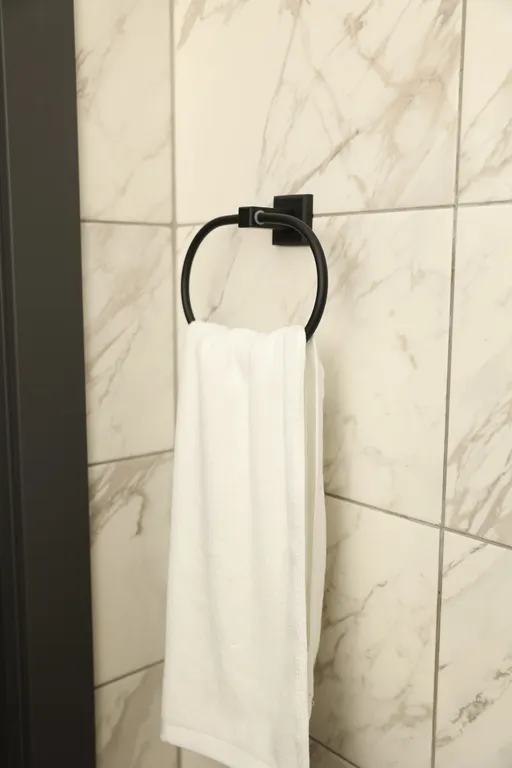 Четырехместный номер с 1 кроватью и диваном