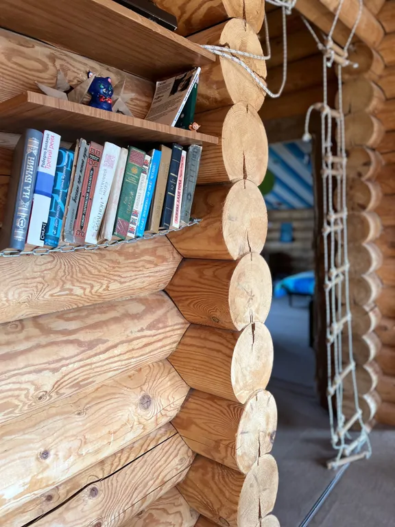 Срубовой дом с большим бассейном и шикарным видом на Жигулевские горы