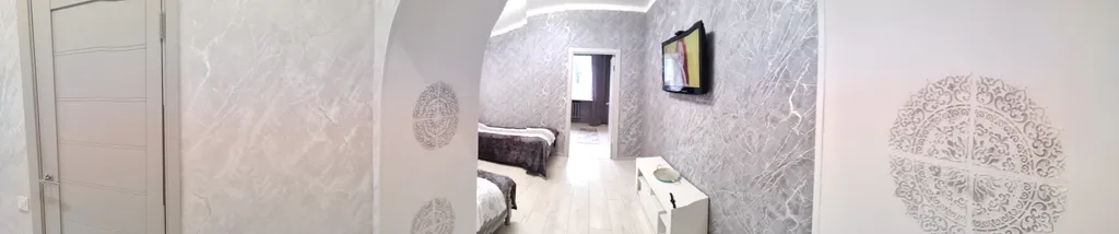 Уютная двухкомнатная квартира с отдельным входом в центре района