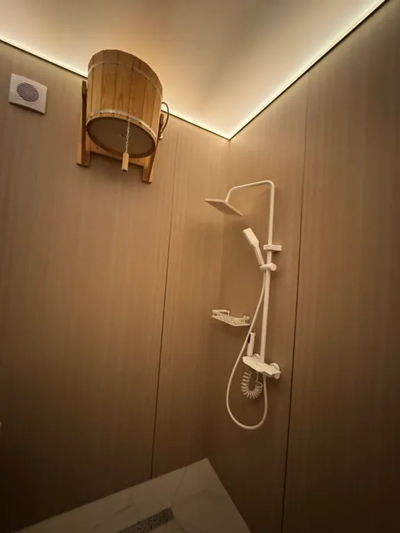 Дом с баней и джакузи