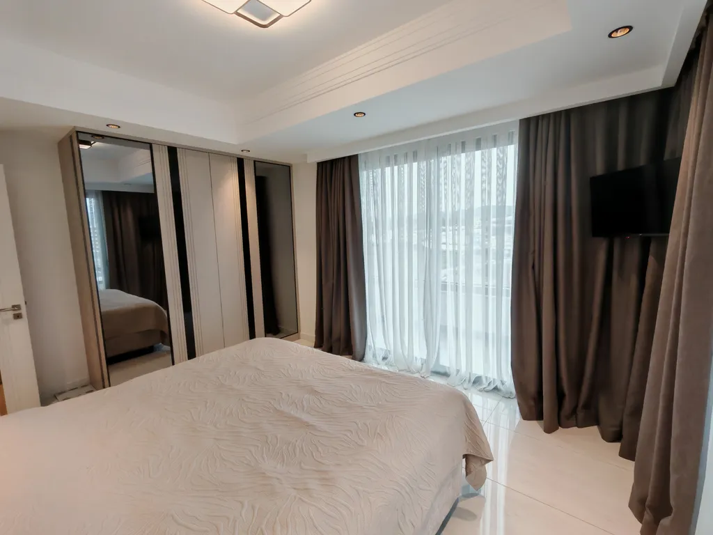 Квартира 1+1 в Azura World c видом на бассейн и аквапарком