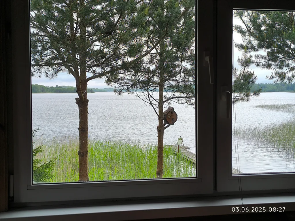 Дом на берегу с видом на Селигер