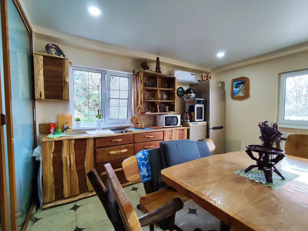 Шикарный дом с сауной и бильярдом.