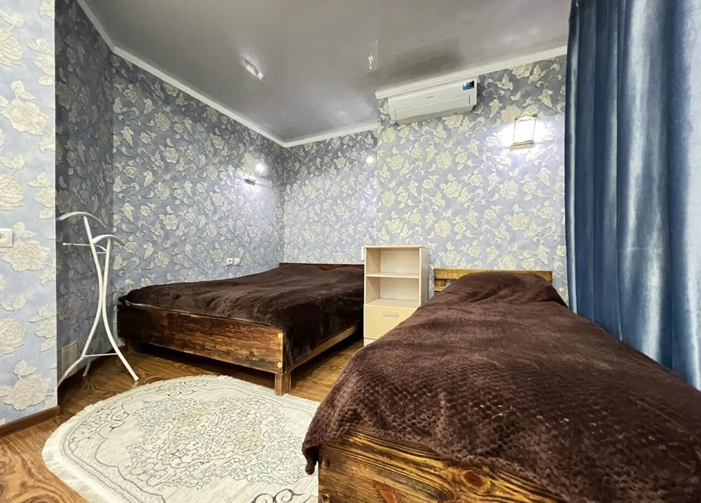 Дом на цветнике