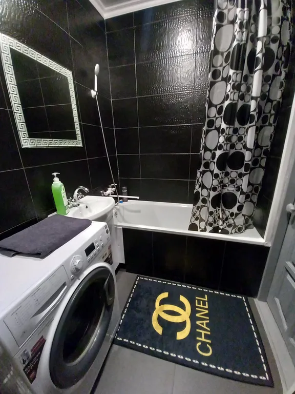 Бесконтактное заселение. Часть дома с отдельным входом и двором.