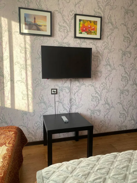 2-комнатная квартира недалеко от центра города и с баконом