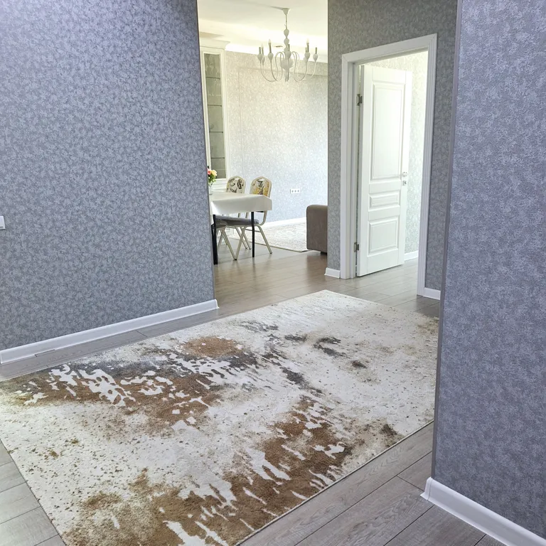 Апартаменты в центре с видом на город и горы