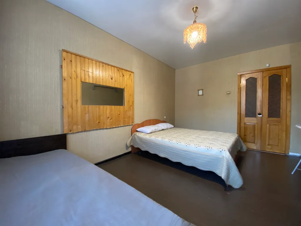 Комфортная трехкомнатная квартира возле Академии Здоровья