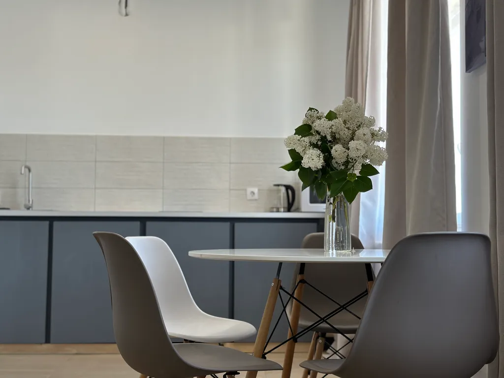 Двухэтажные апартаменты с балконом Столица 2313