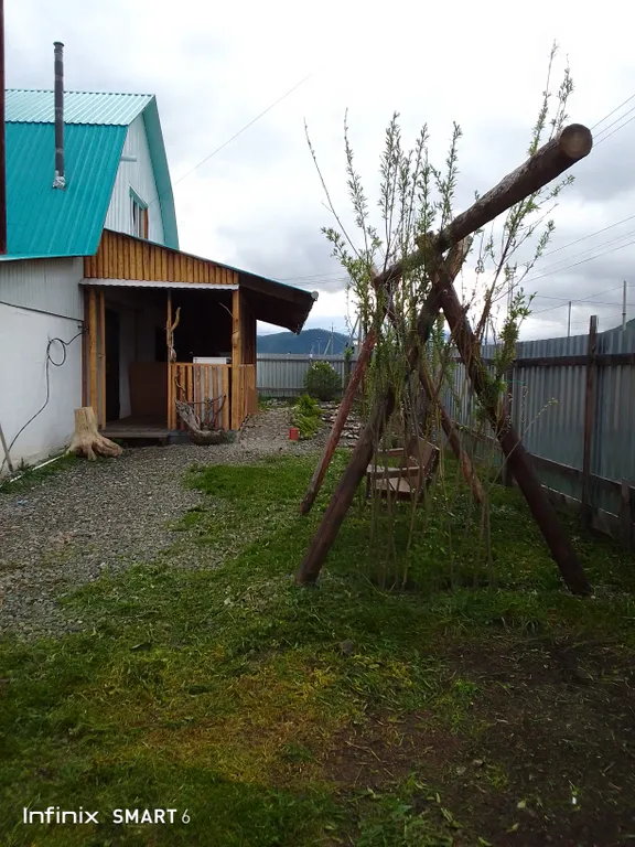 Гостевои дом. Удачный дворик. С видом на горы