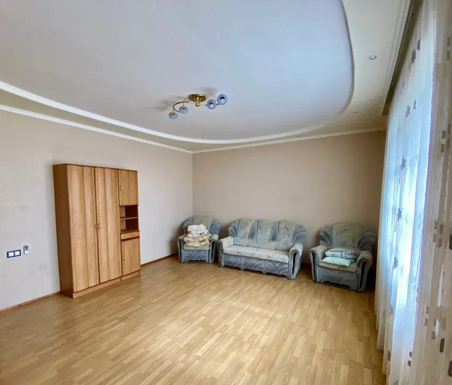 Коттедж Коттедж с сауной и бассейном — Красный