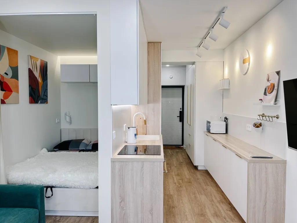 Современная студия с дизайнерским ремонтом рядом с жд вокзалом