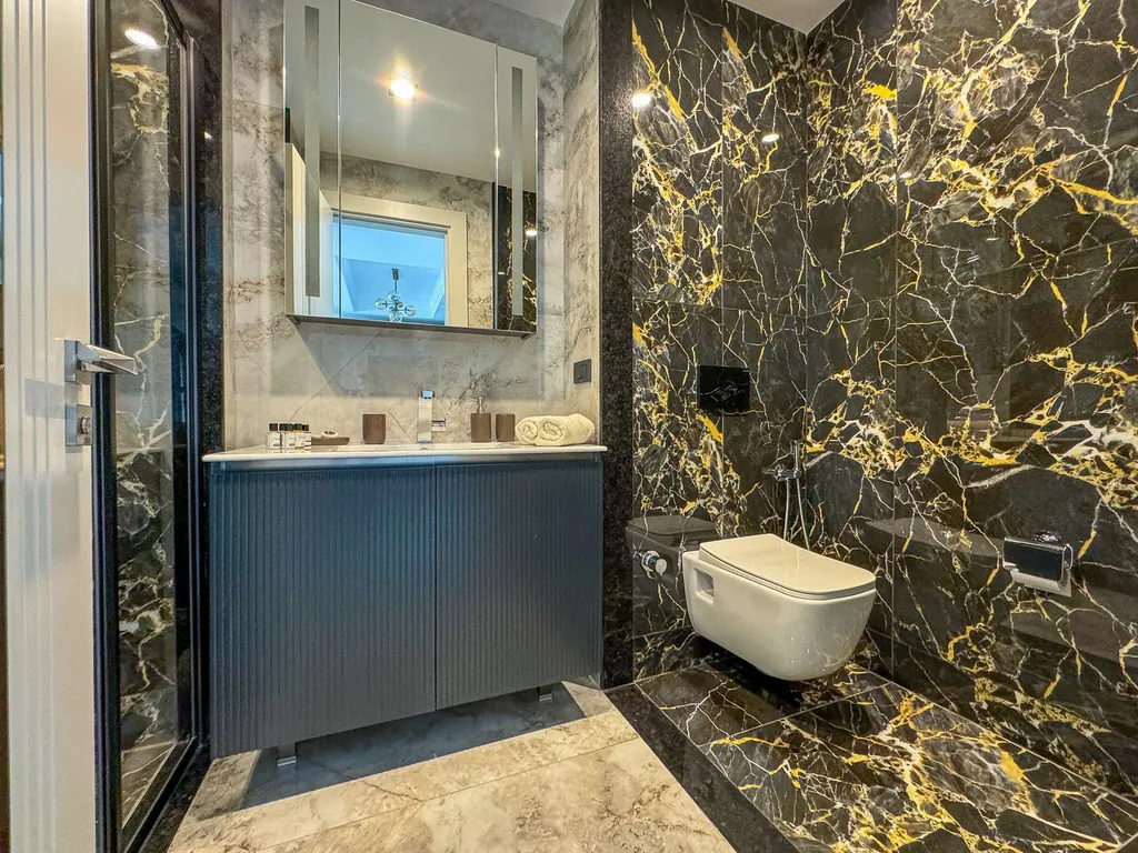 Апартаменты Azura World с видом на море, в комплексе 5 звезд