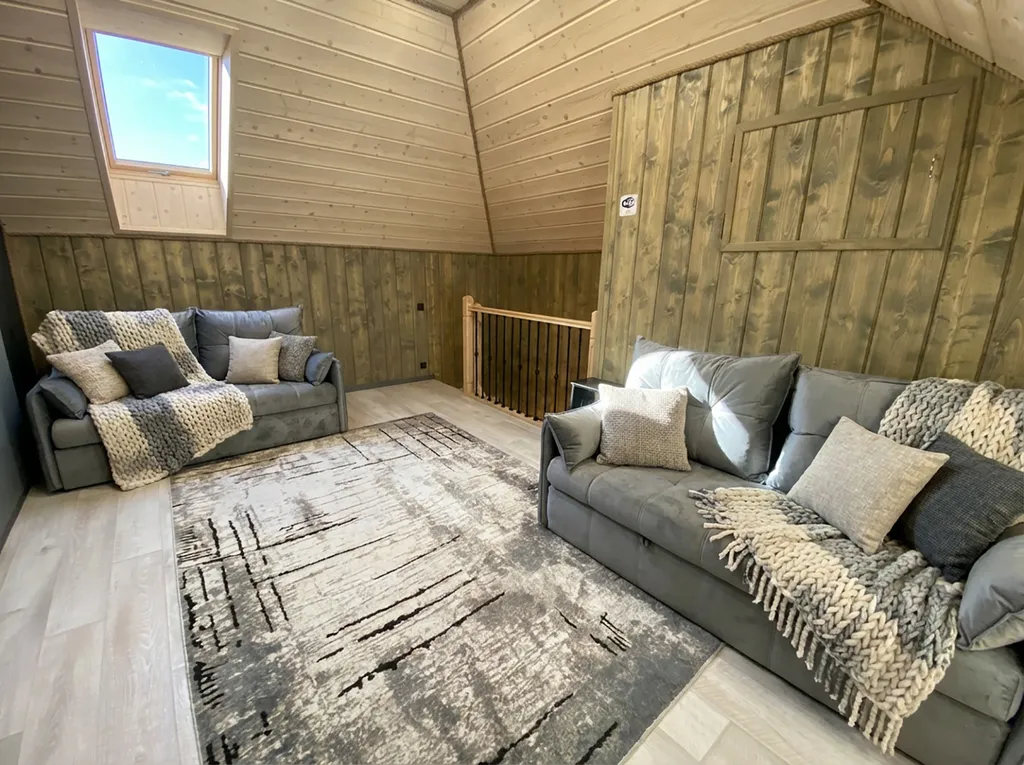 Коттедж Коттедж с новым ремонтом, с танцполом, караоке, баней и чаном — Ермолино