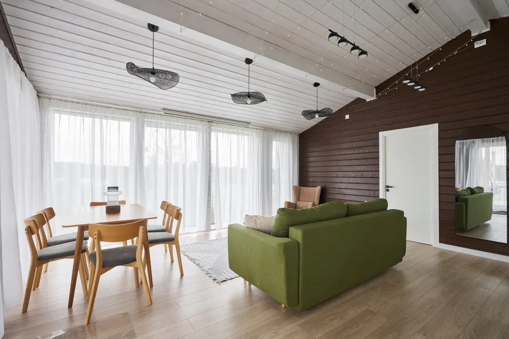 Панорамный дом у озера Сенеж рядом с банным комплексом