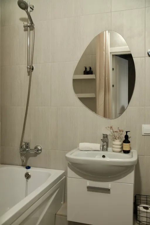 Студия с видом на лес