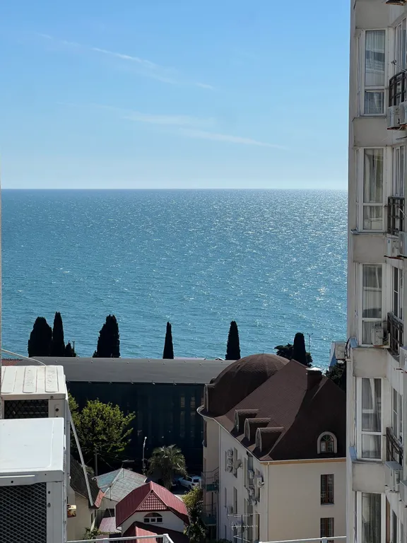 Квартира с видом на море и горы в центре Адлера