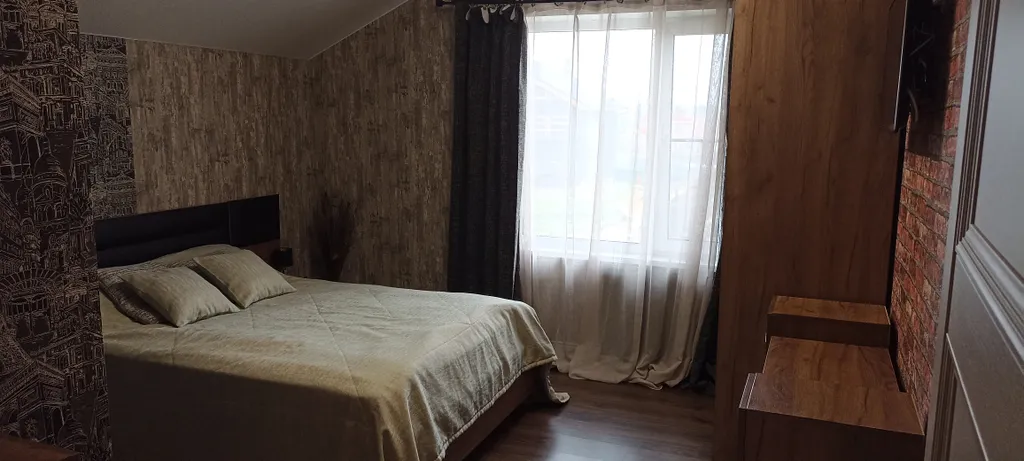 Домик у озера