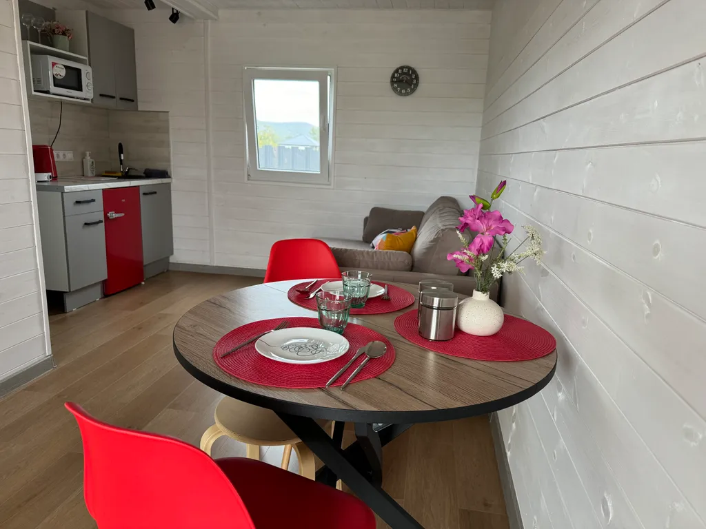 Дом с видом на луга и горы