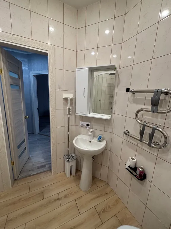 Квартира Сдаётся светлая и уютная квартира, в двух шагах от парка «Поддубного». — Ейск