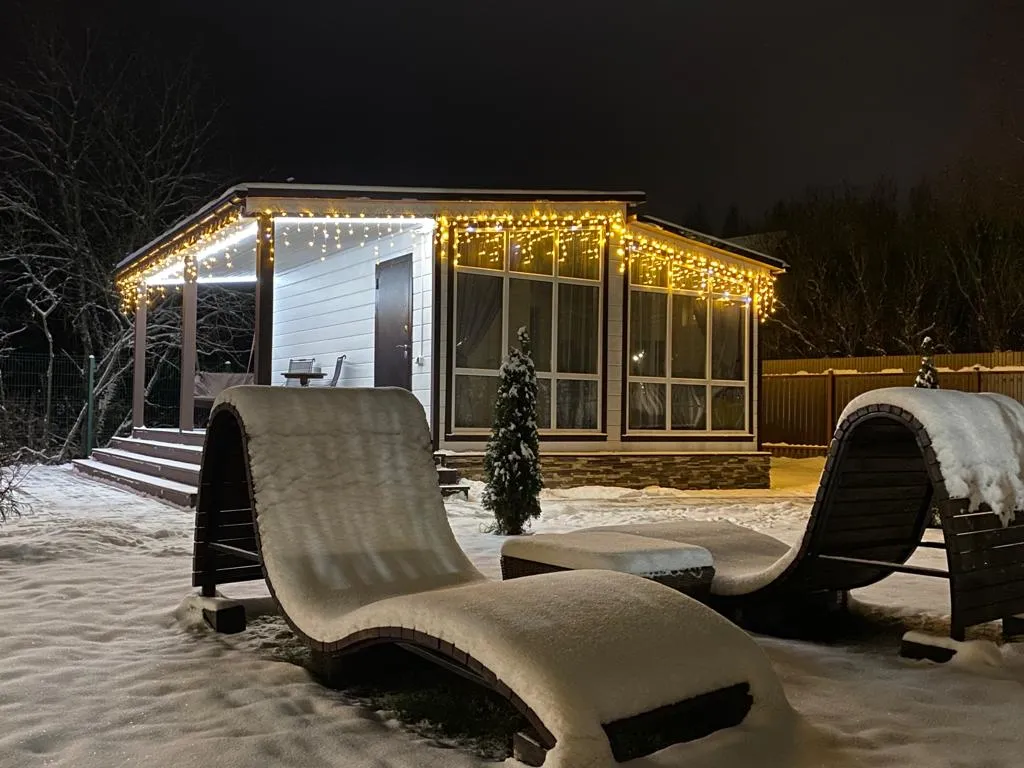 Уютный коттедж с баней и подогреваемой купелью.