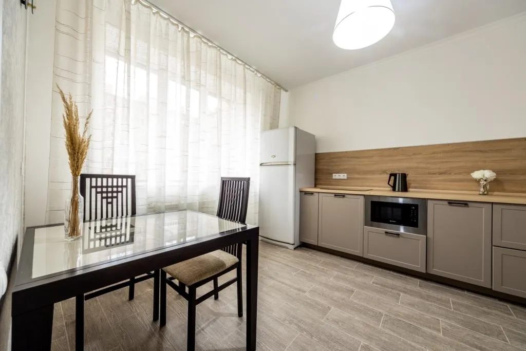 Просторная квартира со свежим ремонтом на Взлетке