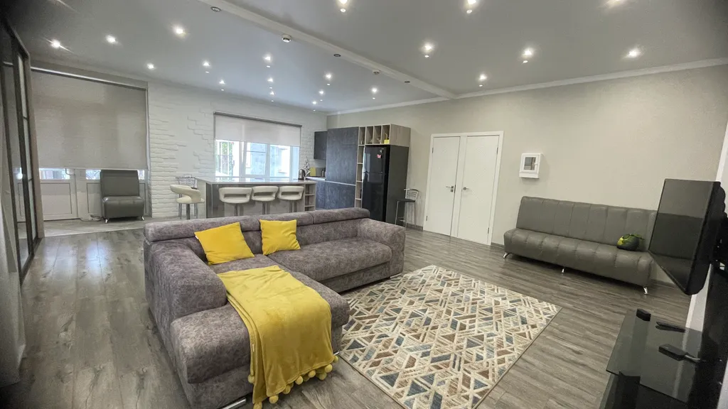 Просторная красивая квартира в тихом районе — аренда посуточно в Горячеводский