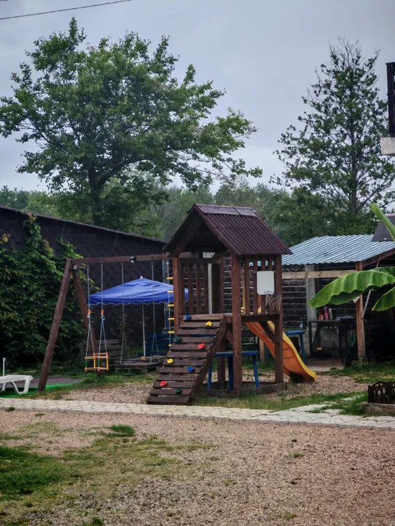 Коттедж Гостевой домик в прибрежной полосе — Пицунда