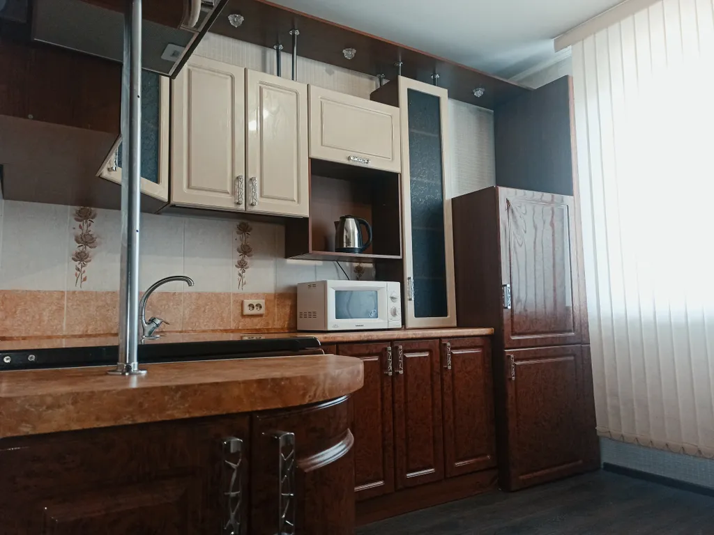 Крупногабаритная квартира возле сквера