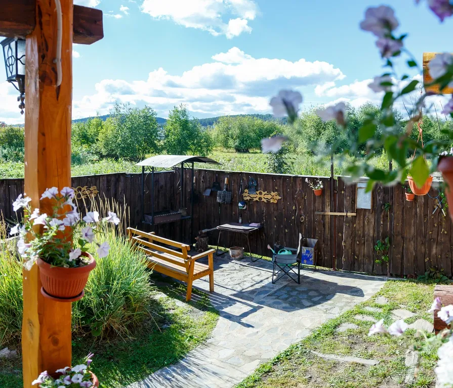 10 местная Тургоякская Изба возле Горнолыжного Центра, свой каток.