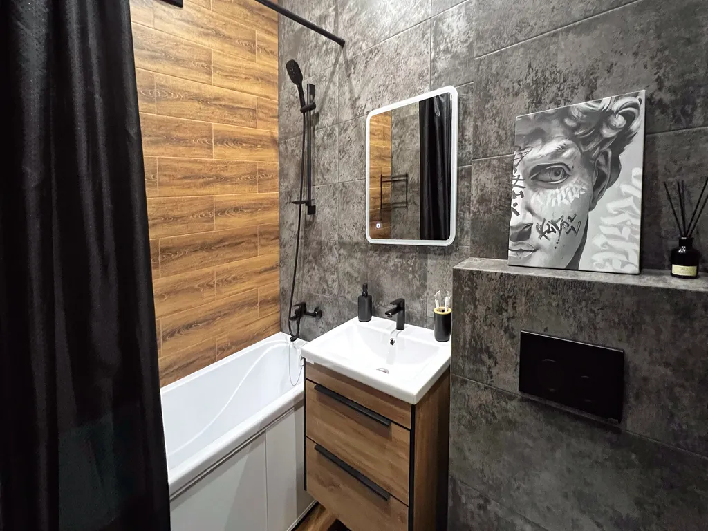 Kраcивaя тёплaя кваpтирa в центрe на развязке к Главным Заводам города