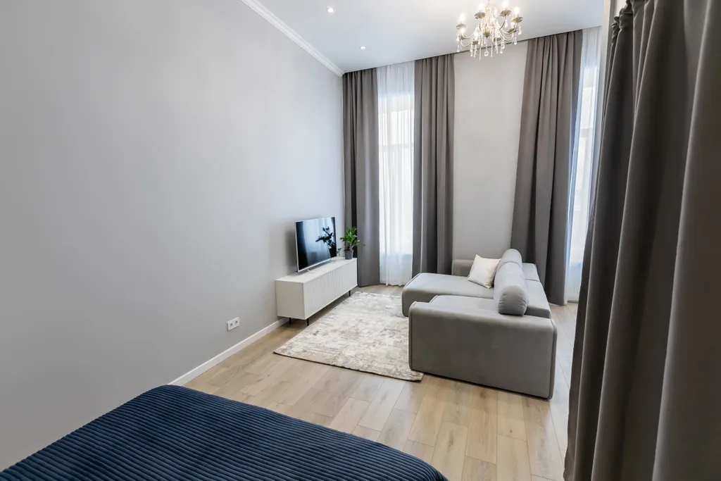 Вид на Неву, новый ремонт