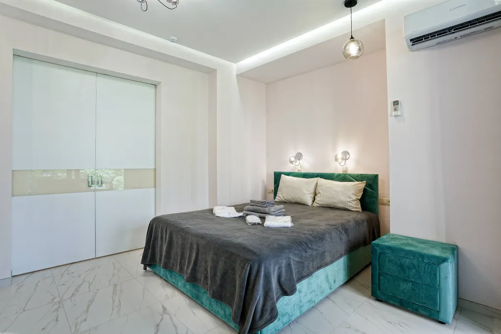 Квартира с большой террасой с видом на парк