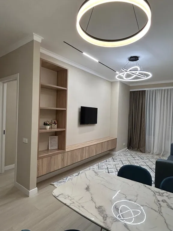 Стильная квартира с балконом в верхней части города