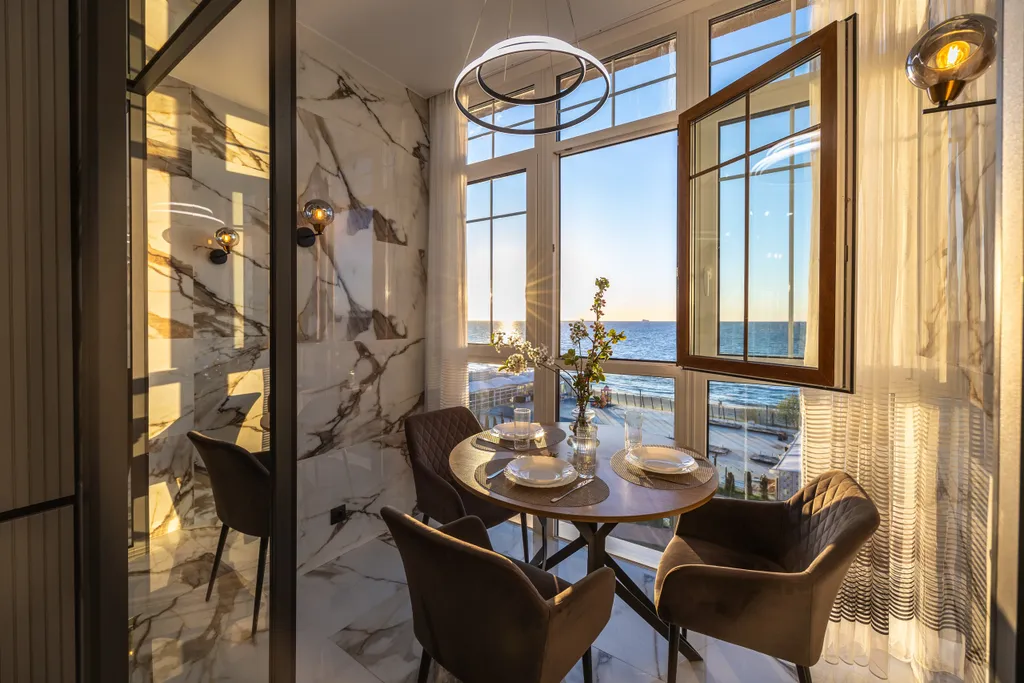 Дизайнерский апартамент с видом на море