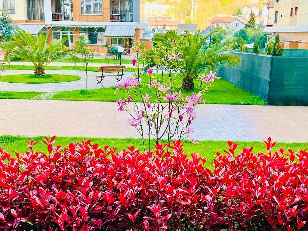 Светлая квартира с террасой рядом с морем