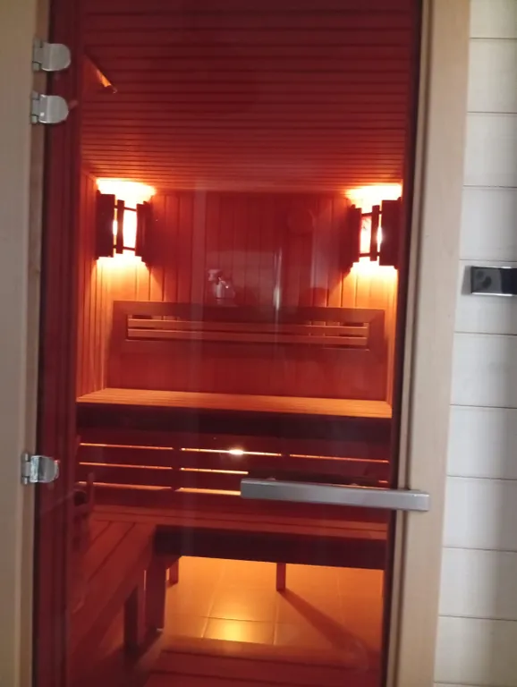 Уютный домик с видом на озеро