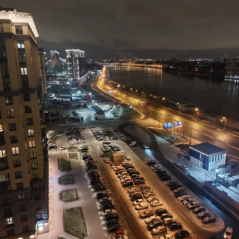 Апартаменты с видом на Неву