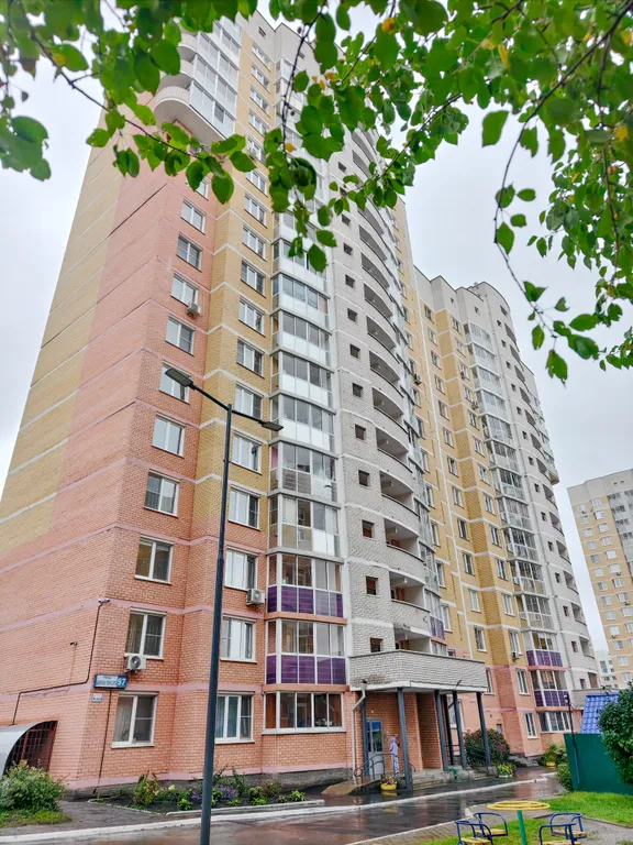 Двухкомнатная/2+1+1+1+1/ Уралмаш/ новостройка /большая кухня/лоджия