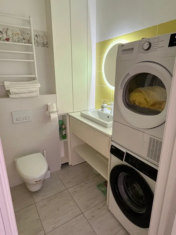 Новая стильная уютная квартира