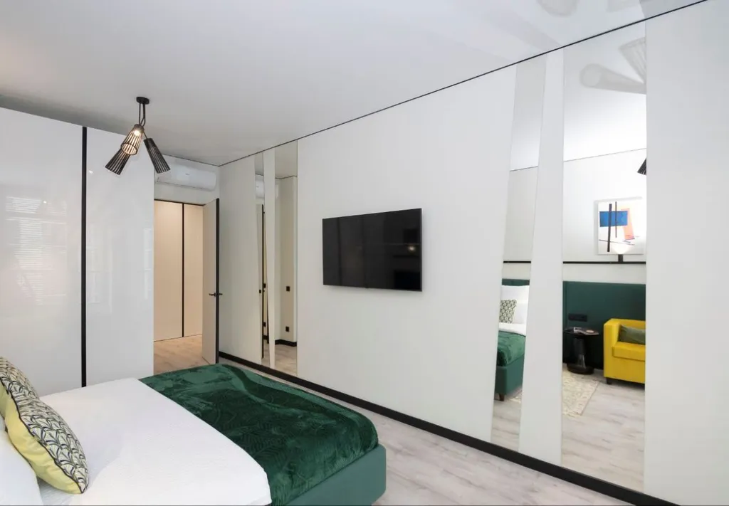 К. Малевич люксовый апартамент с выходом к Морю