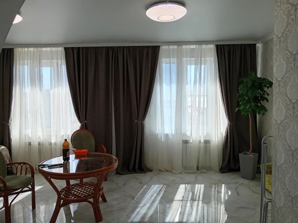 Шикарная огромная квартира с видом на море