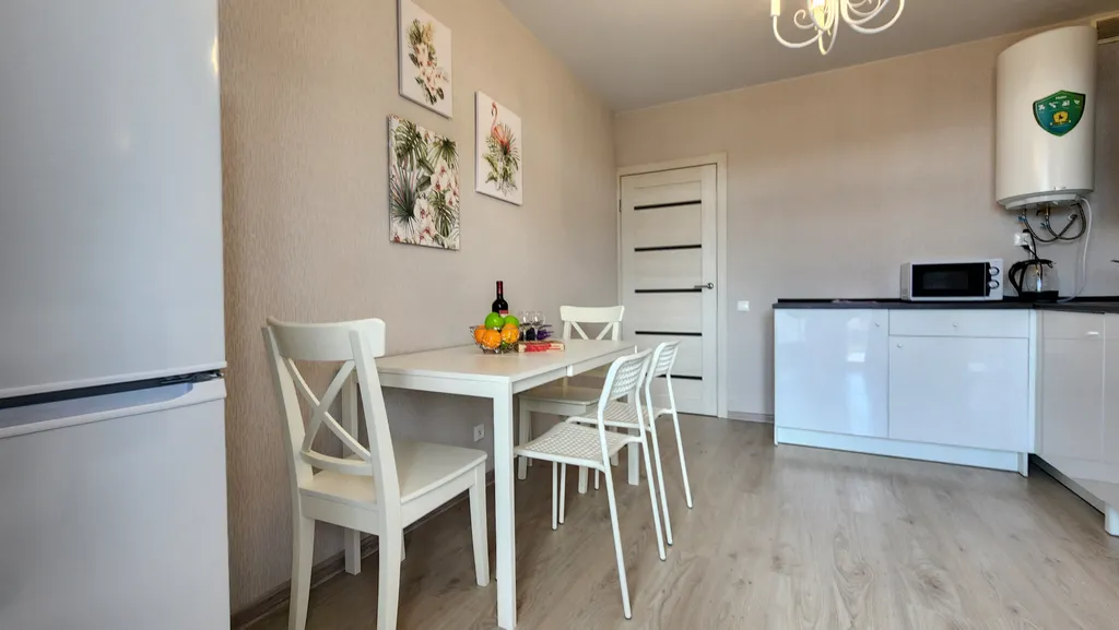 Двушка с видом на детскую площадку