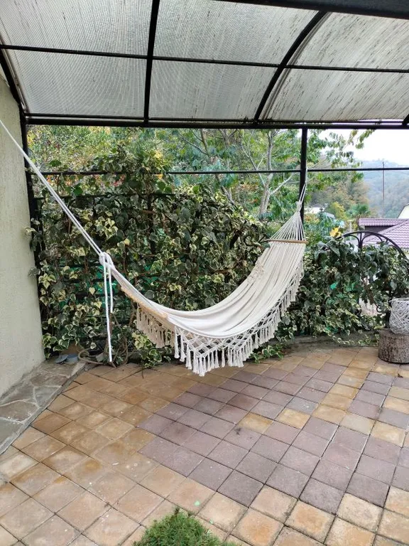 Уютный дом для большой семьи или компании в окружение сада