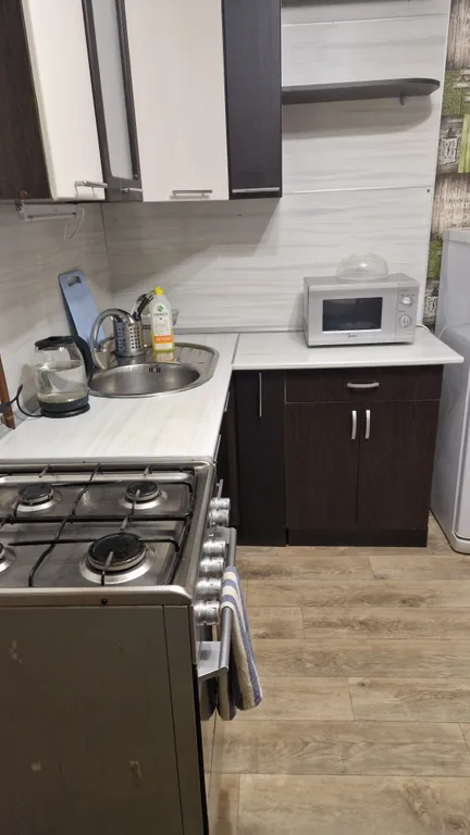 Уютная квартира ждёт своего гостя, в хорошем районе Западного рынка