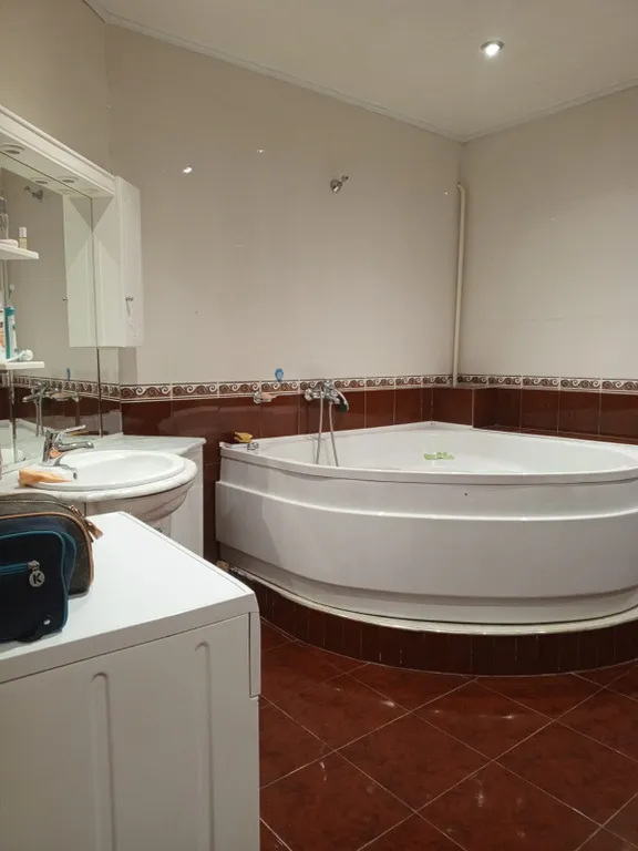 Отдельный большой дом в курортной зоне, с беседкой и мангалом.